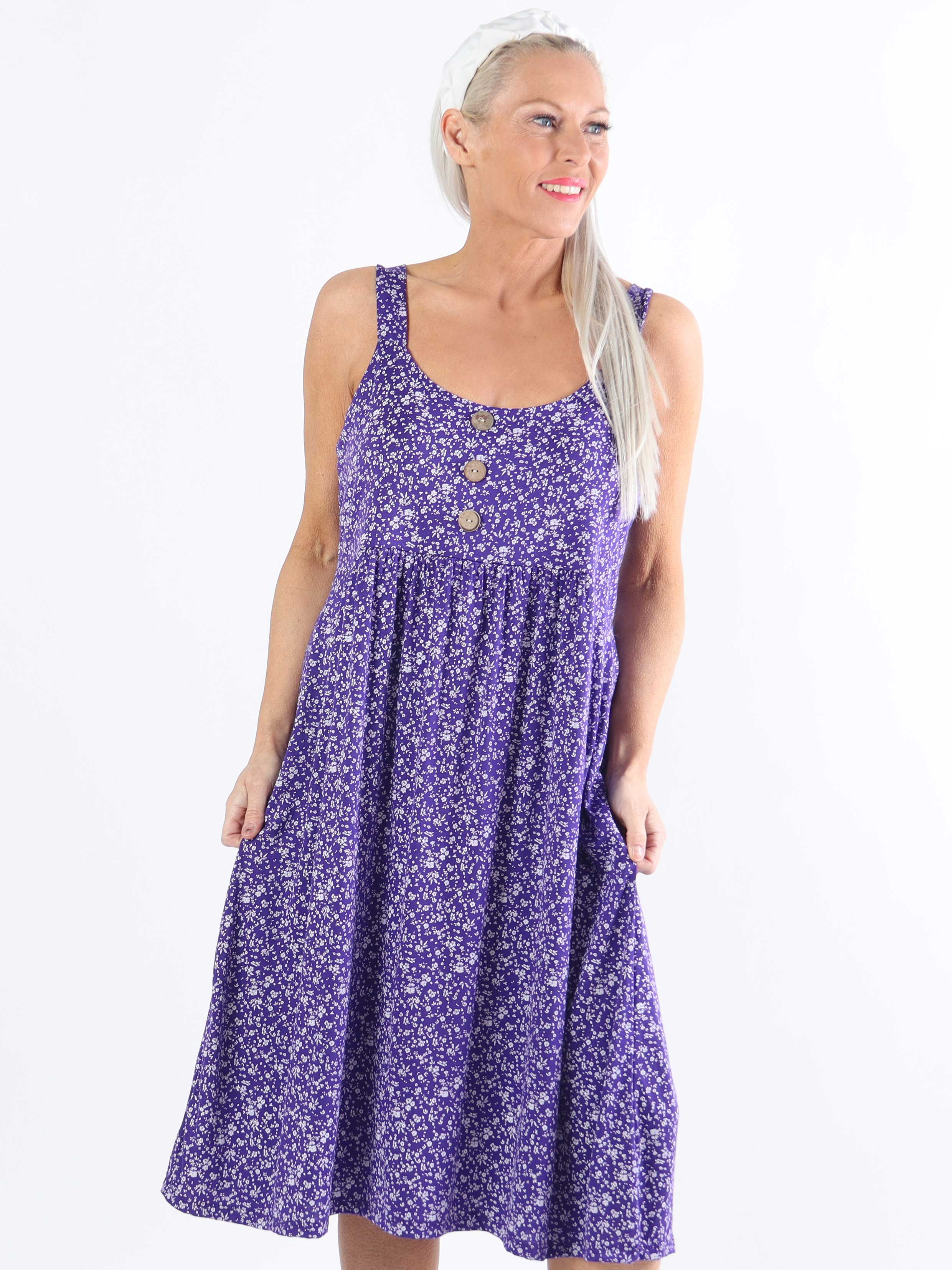 Alva - Blomstret plus size sommerkjole med pynteknapper